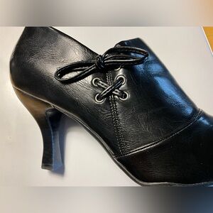 Franco Sarto Black Leather Heels Pumps Made in Brazil Decorative Tie Size 10M